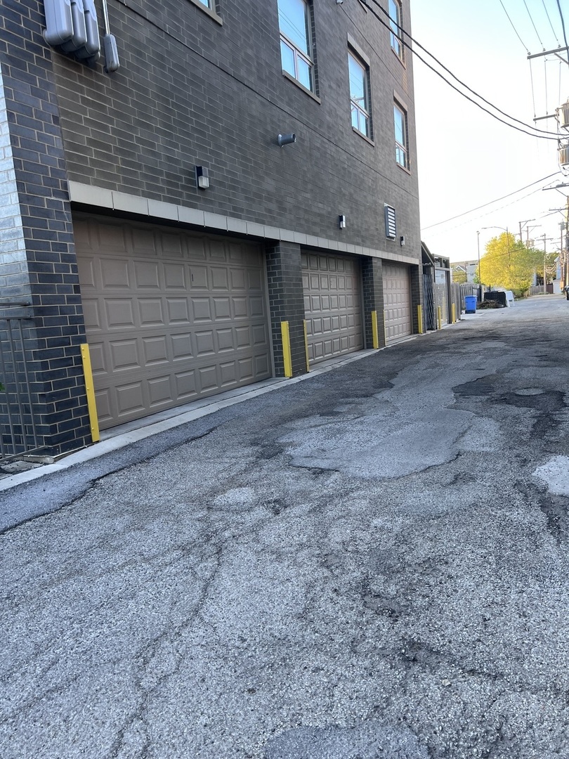 1208 East 64th Street, Unit 3D Chicago, IL 60637 - Photo 20 of 20 a view of a backyard