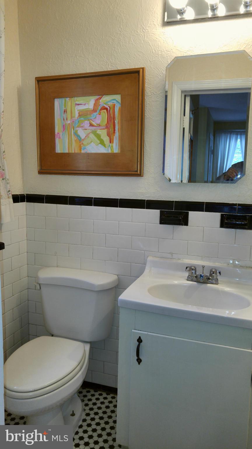 141 Murdock Road Baltimore, MD 21212 - Photo 15 of 30 Bath (Master)