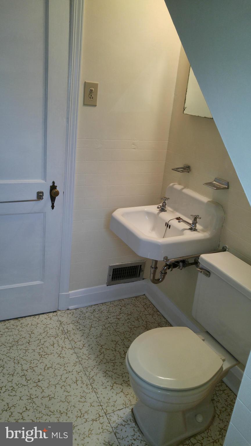 141 Murdock Road Baltimore, MD 21212 - Photo 21 of 30 Bath