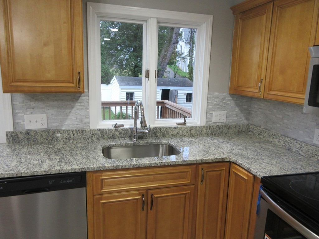 181 Massasoit Road Worcester, MA 01604 - Photo 6 of 30 Gallery Image 6