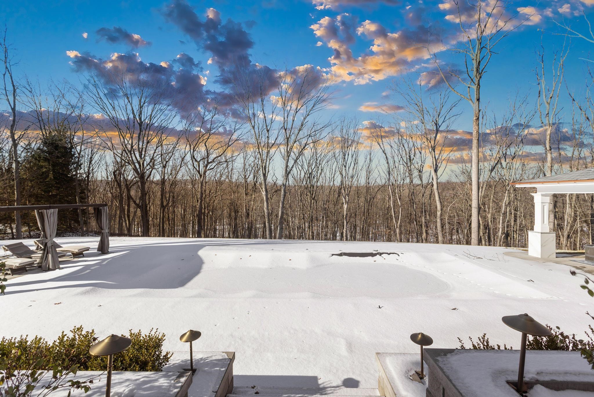396 Knollwood Road Ridgewood, NJ 07450 - Photo 4 of 50 a view of outdoor space with swimming pool