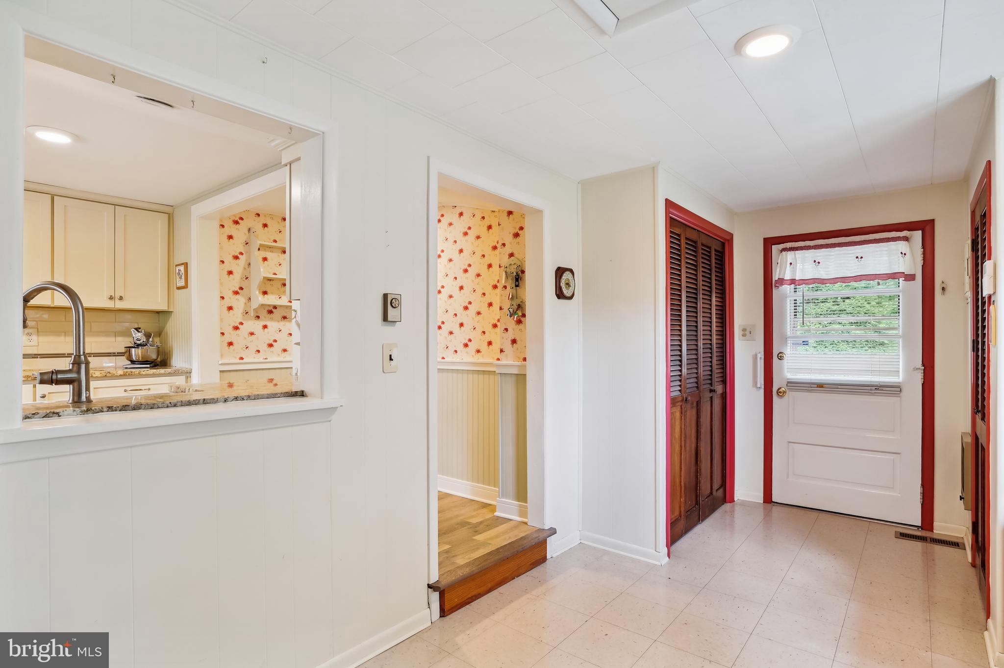 4475 Muddy Creek Road Harwood, MD 20776 - Photo 23 of 59 Cutout into Laundry / Mudroom