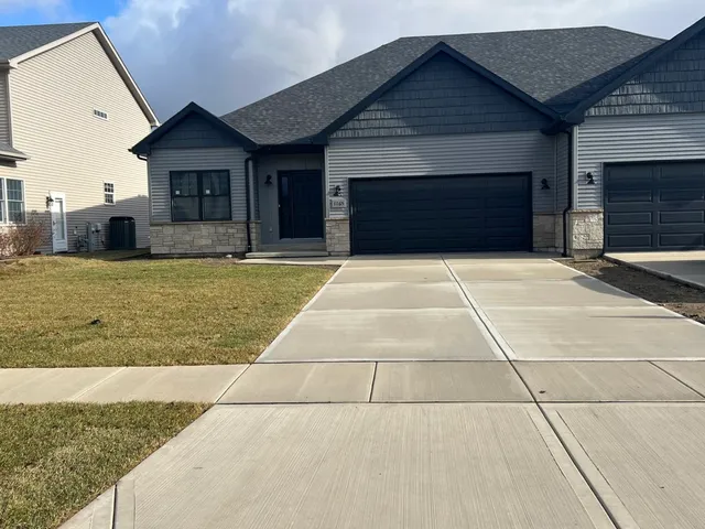 $369,000 | 1165 Farmstone Drive, Diamond, IL 60416