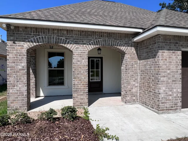 $2,200 | 107 Tenor Street, Youngsville, LA 70592