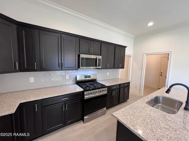 $2,200 | 107 Tenor Street, Youngsville, LA 70592