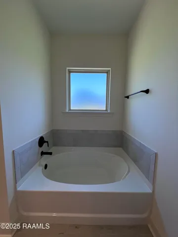 $2,200 | 107 Tenor Street, Youngsville, LA 70592