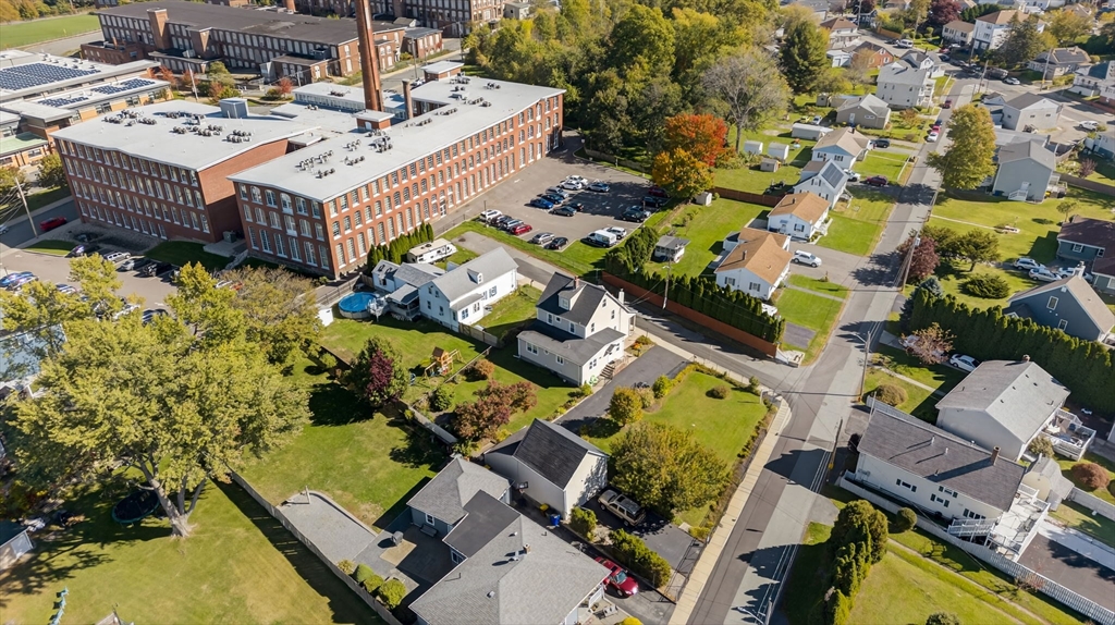 25 Winward Street Fall River, MA 02724 - Photo 5 of 36