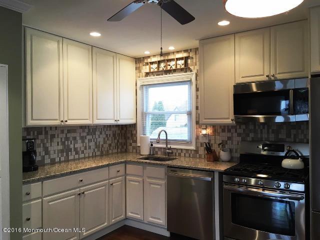 41 Ridge Place Neptune City, NJ 07753 - Photo 9 of 25 0008_59f8c476-7fe5-4c78-b7f8-ed26ae355fe