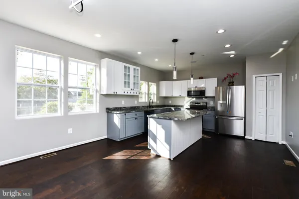 $239,995 | 712 61st Avenue, Capitol Heights, MD 20743