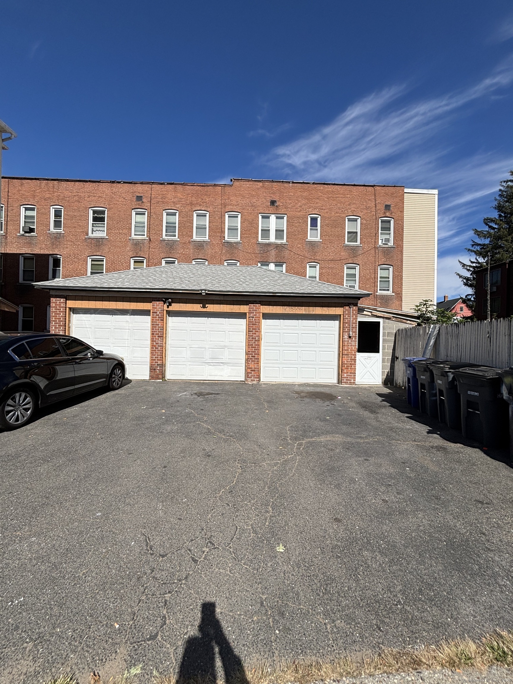 552 Franklin Avenue Hartford, CT 06114 - Photo 5 of 23 a view of a car park