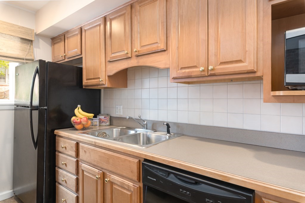 1153 Dickinson Street, Unit 1153 Springfield, MA 01108 - Photo 11 of 25