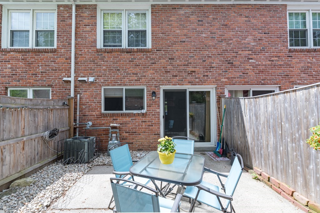 1153 Dickinson Street, Unit 1153 Springfield, MA 01108 - Photo 20 of 25