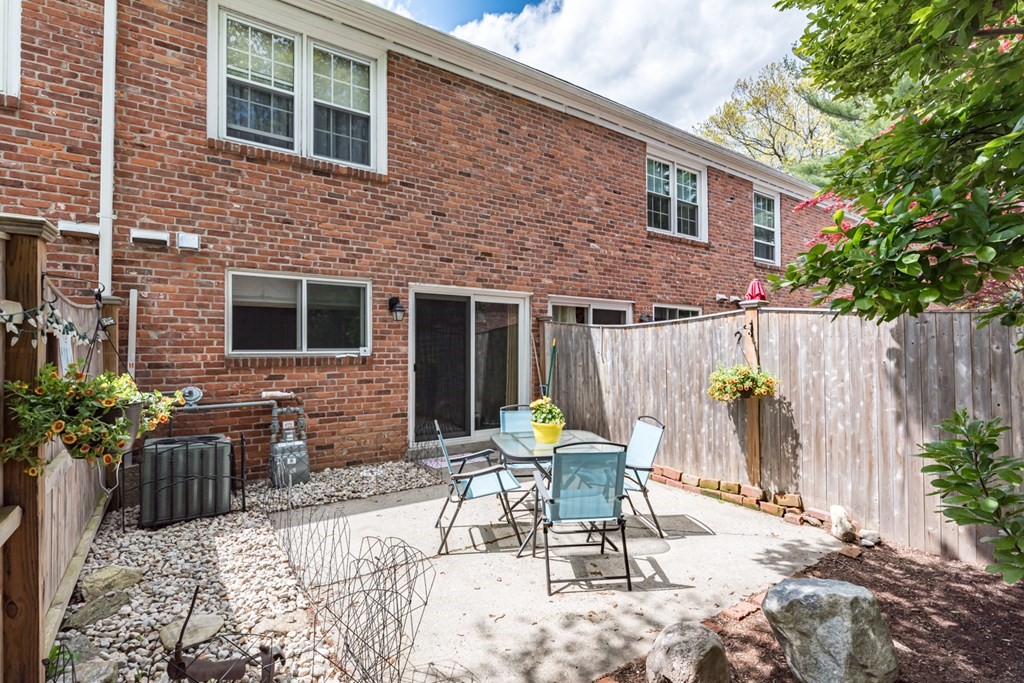 1153 Dickinson Street, Unit 1153 Springfield, MA 01108 - Photo 21 of 25