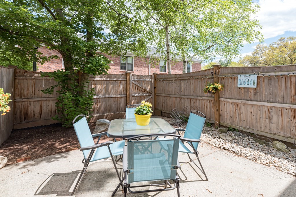 1153 Dickinson Street, Unit 1153 Springfield, MA 01108 - Photo 23 of 25