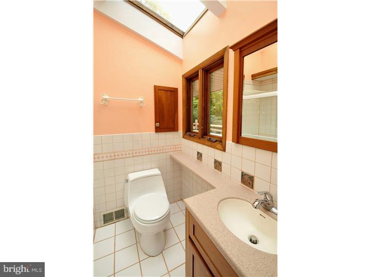 1380 Warner Road Jenkintown, PA 19046 - Photo 10 of 18 Bathroom