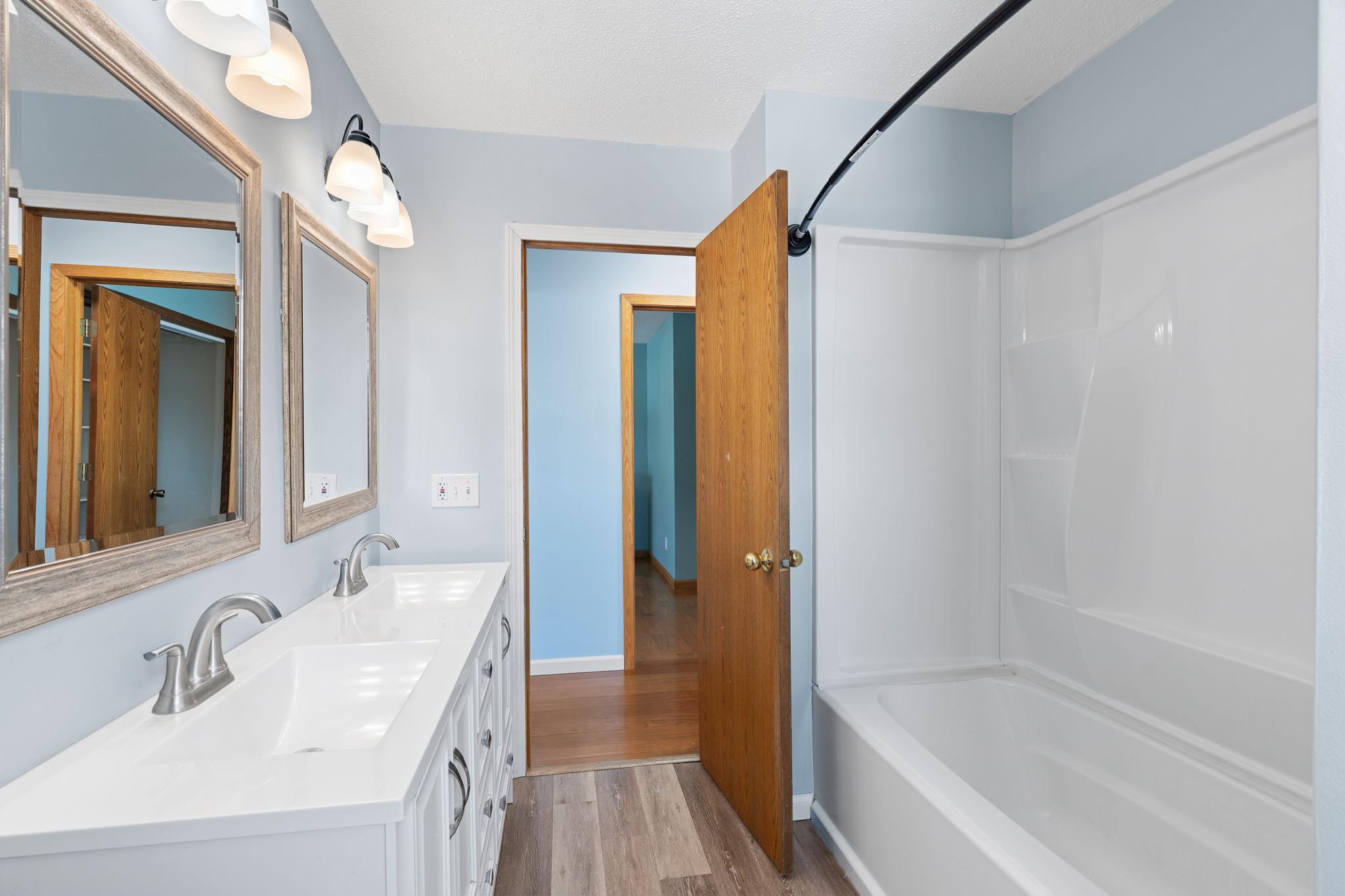 15720 Cicerone Path Rosemount, MN 55068 - Photo 26 of 43