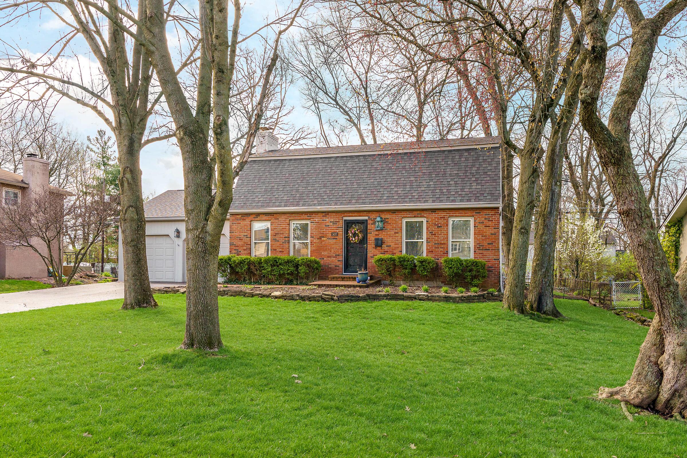 1437 Reymond Road Columbus, OH 43220 - Photo 2 of 37 Front Exterior