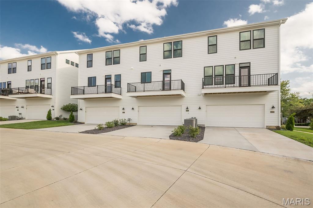 8975 Eager Road Richmond Heights, MO 63144 - Photo 40 of 44