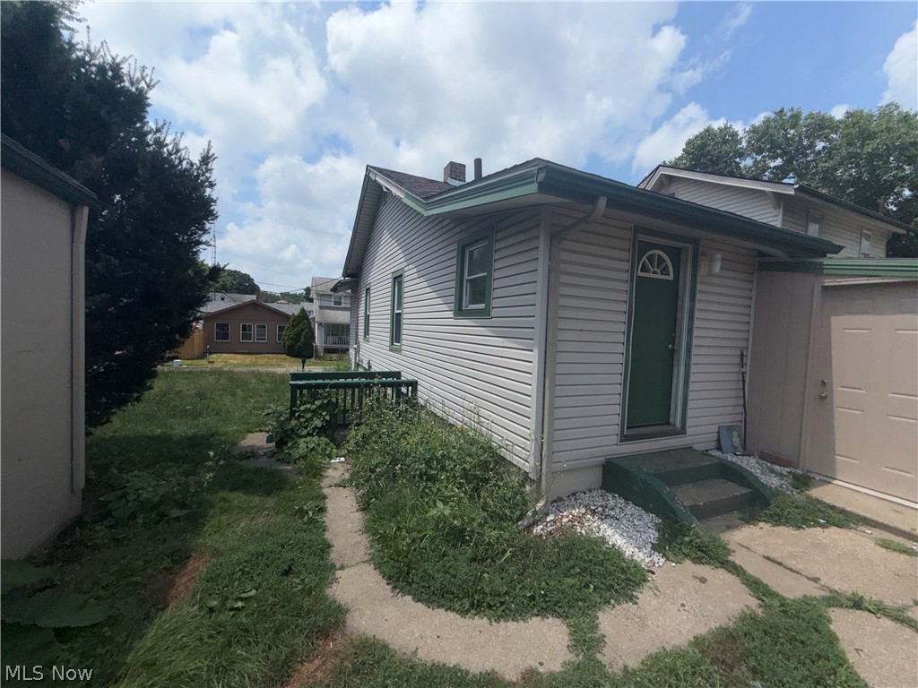 818 Halter Court Northwest Canton, OH 44708 - Photo 2 of 7