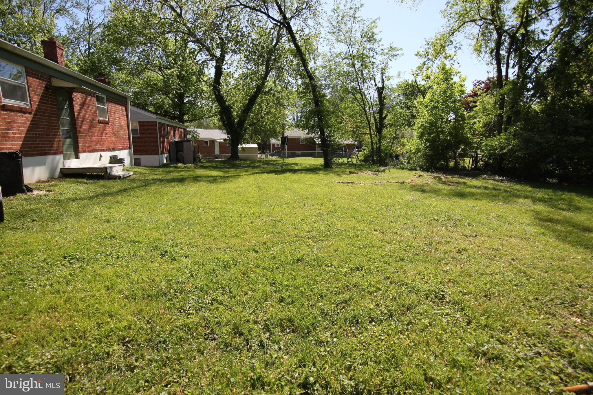 4704 Red Fox Road Rockville, MD 20852 - Photo 3 of 20 Exterior backyard