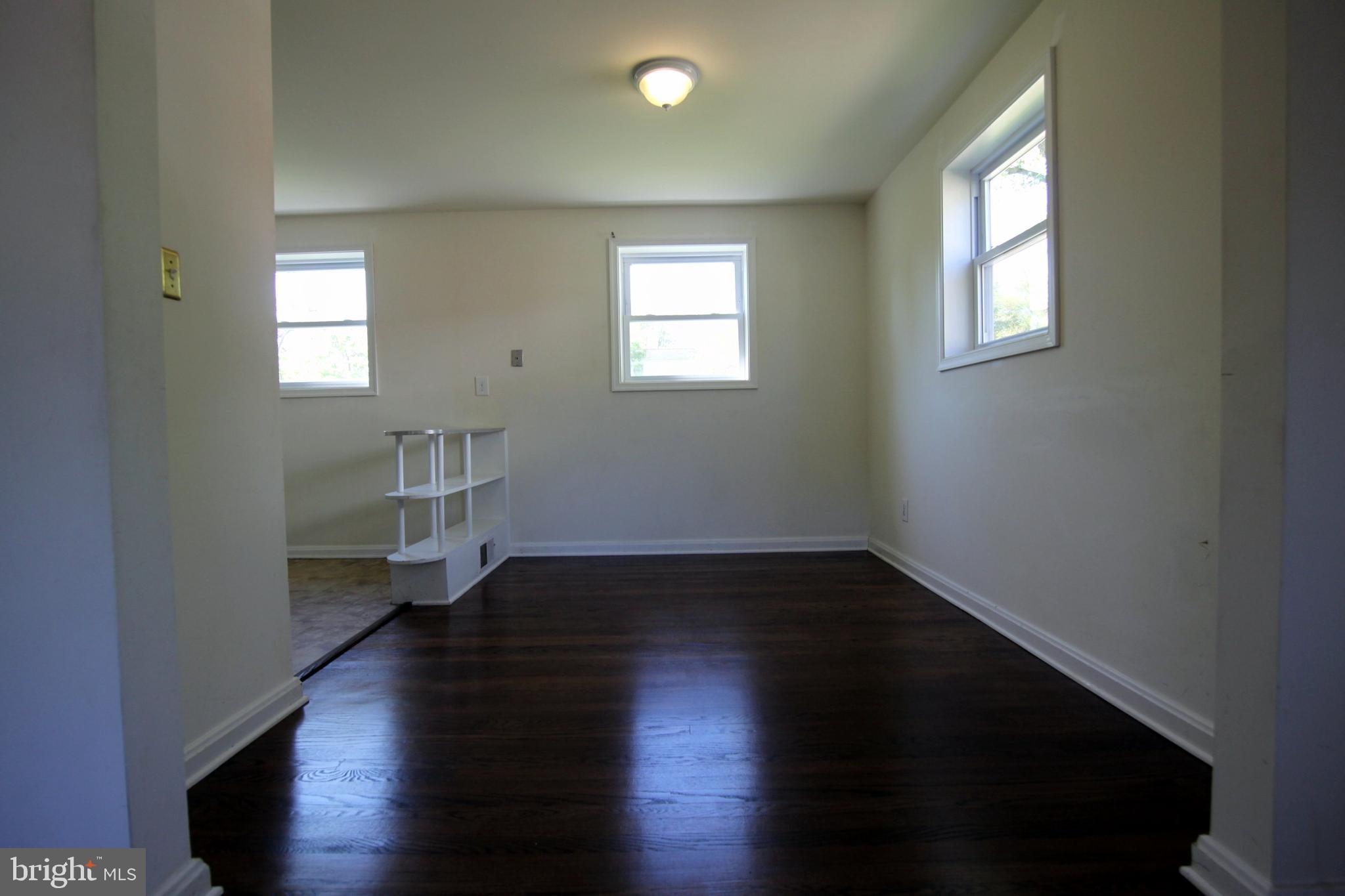 4704 Red Fox Road Rockville, MD 20852 - Photo 8 of 20 Dining room