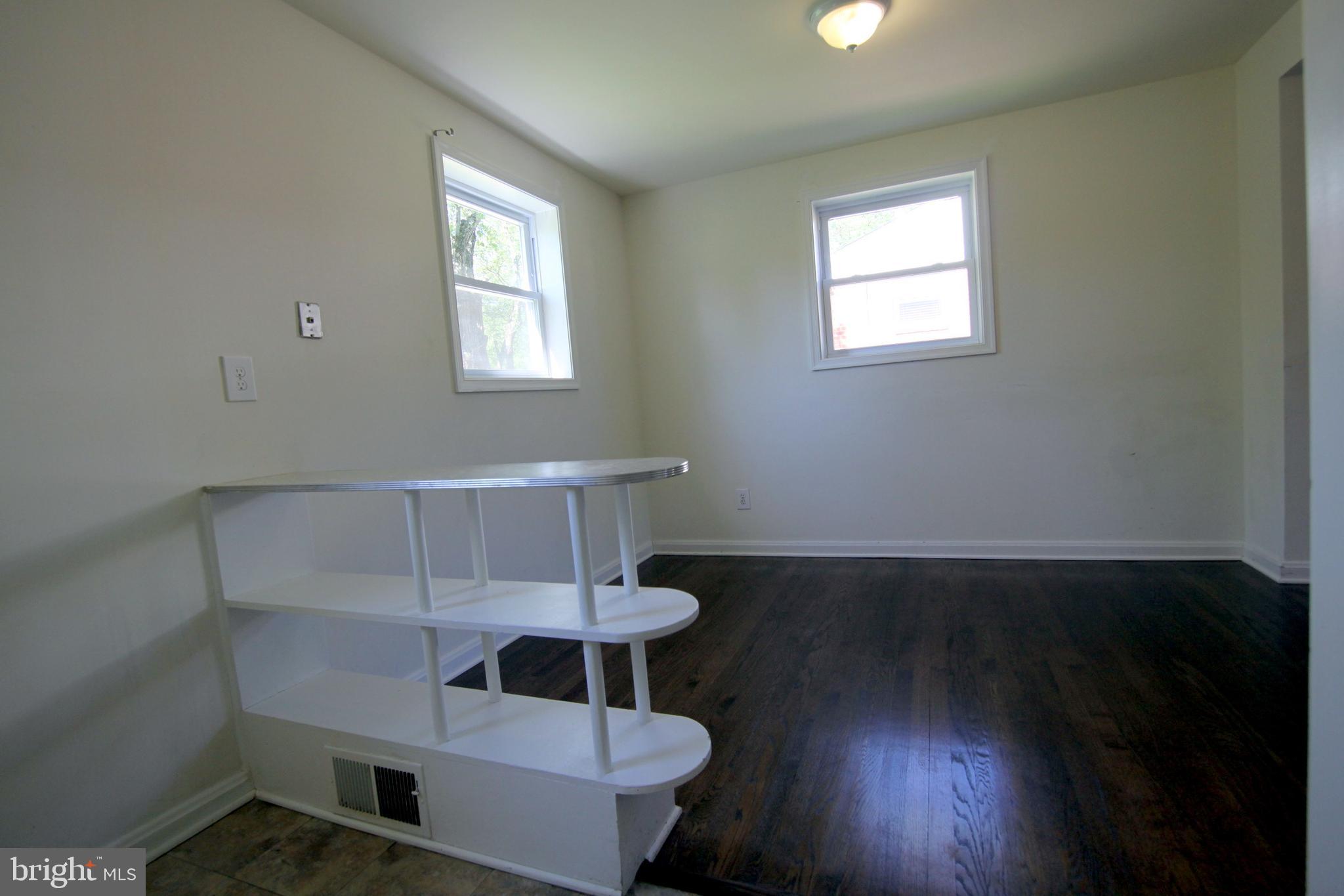 4704 Red Fox Road Rockville, MD 20852 - Photo 9 of 20 Dining room