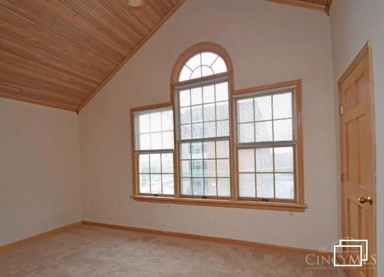 705 Riddle Road Cincinnati, OH 45220 - Photo 9 of 13