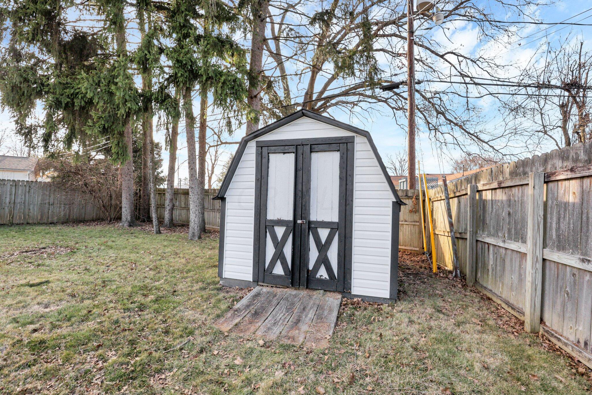 5834 Riverton Road Columbus, OH 43232 - Photo 52 of 58 Storage Shed