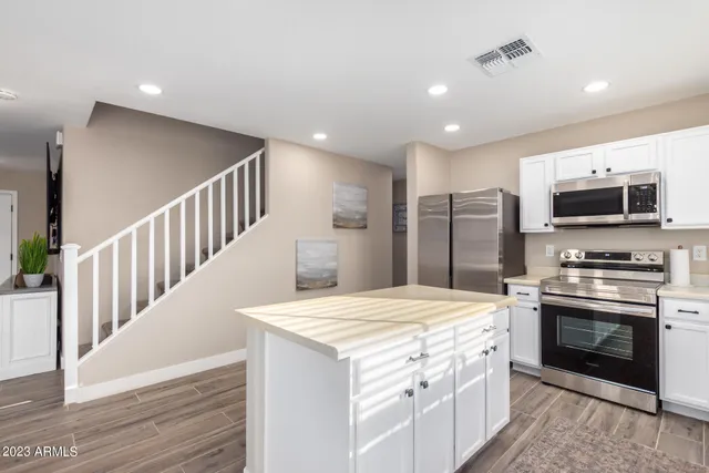 $10,000 | 9436 West Terri Lee Drive, Phoenix, AZ 85037