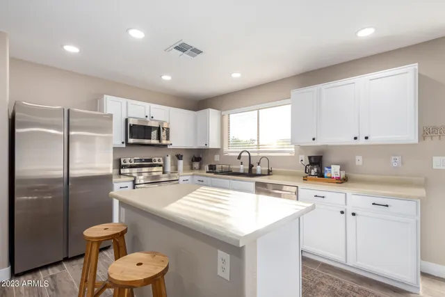 $10,000 | 9436 West Terri Lee Drive, Phoenix, AZ 85037