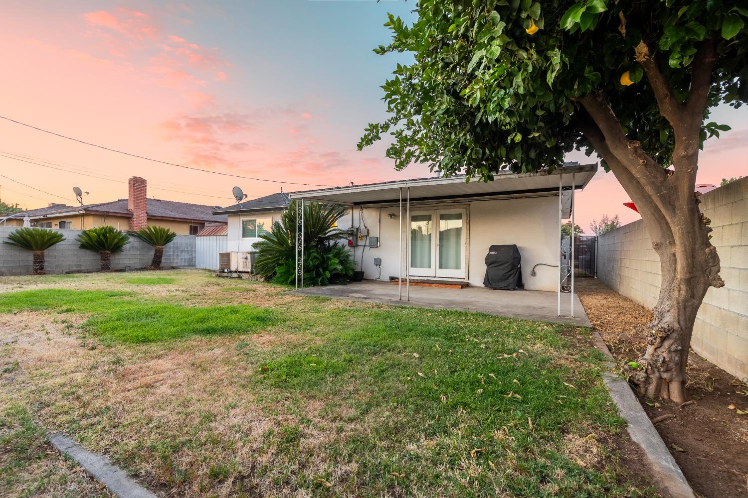 61 West Rall Avenue Clovis, CA 93612 - Photo 22 of 24