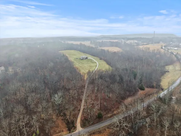 $949,000 | 950 Puncheon Branch Road, Minor Hill, TN 38473