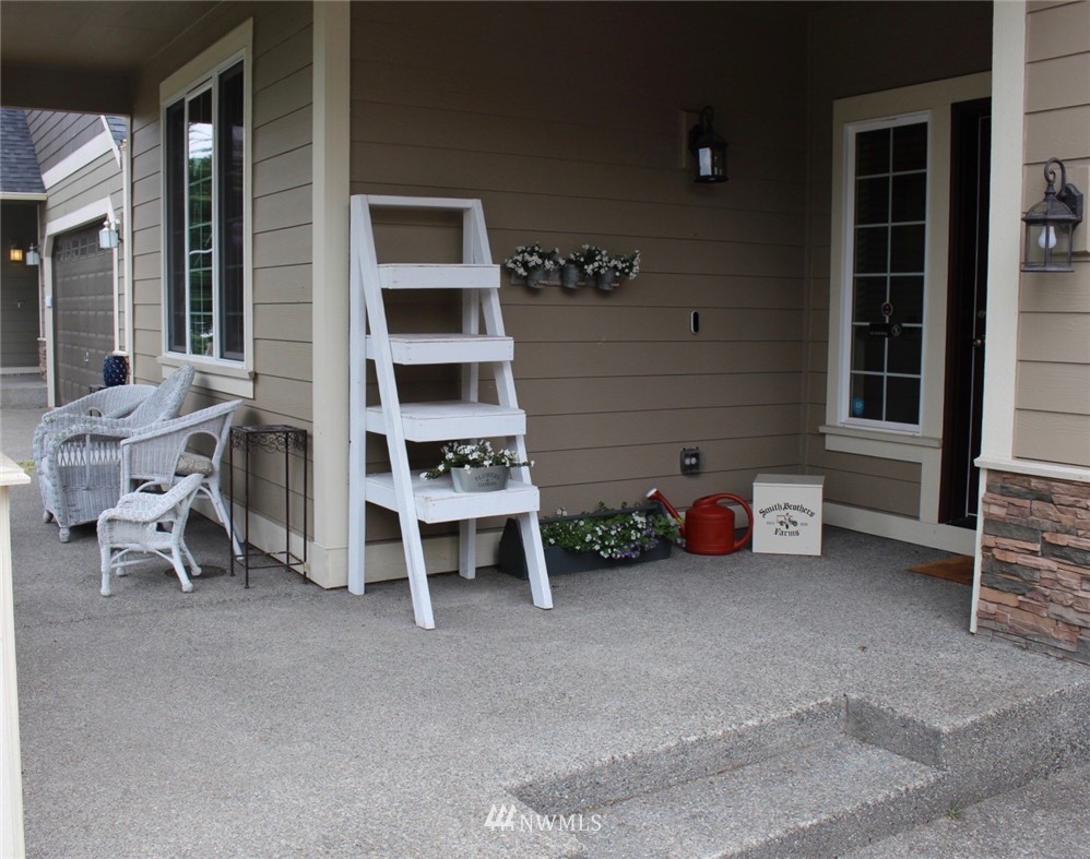 7265 Radius Loop Southeast Lacey, WA 98513 - Photo 2 of 25 Gallery Image 2