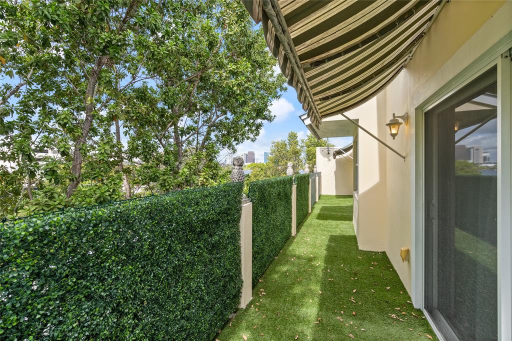 630 Southeast 15th Street, Unit 7 Fort Lauderdale, FL 33316 - Photo 15 of 21 a view of a back yard