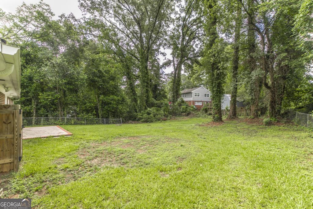 1049 Newport Road Macon, GA 31210 - Photo 7 of 34