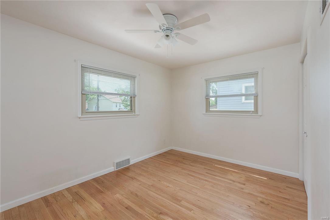 11040 Patsy Drive St. Louis, MO 63123 - Photo 8 of 19