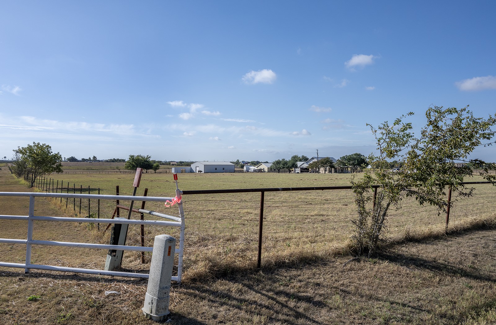 1833 County Road 305 Jarrell, TX 76537 - Photo 10 of 40 Frontage by CR 305