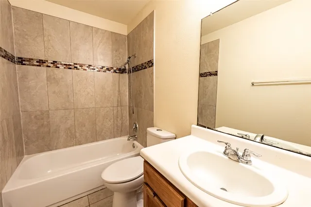 $2,100 | 500 Colonial Park Boulevard, Austin, TX 78745