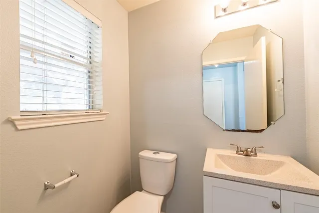 $2,100 | 500 Colonial Park Boulevard, Austin, TX 78745