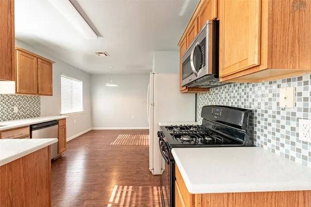 $2,100 | 500 Colonial Park Boulevard, Austin, TX 78745