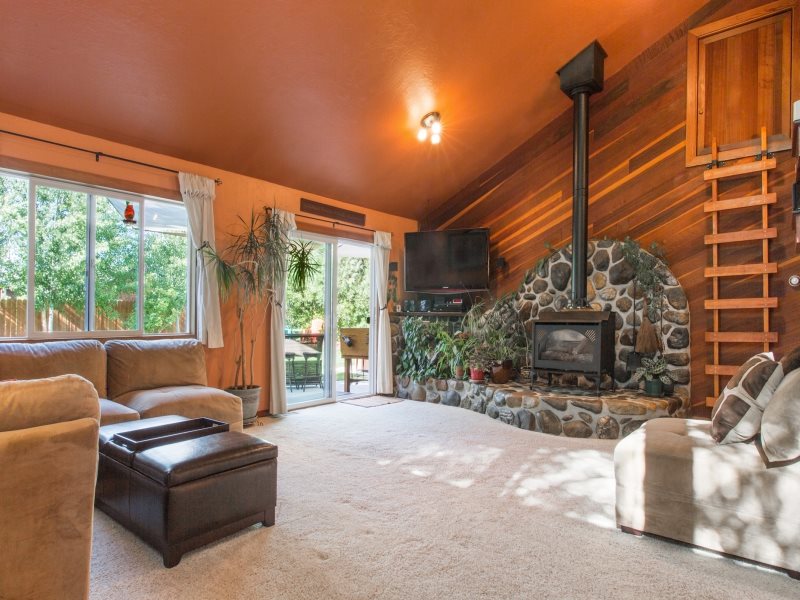 10132 Shore Pine Road Truckee, CA 96161 - Photo 8 of 14 Gallery Image 8