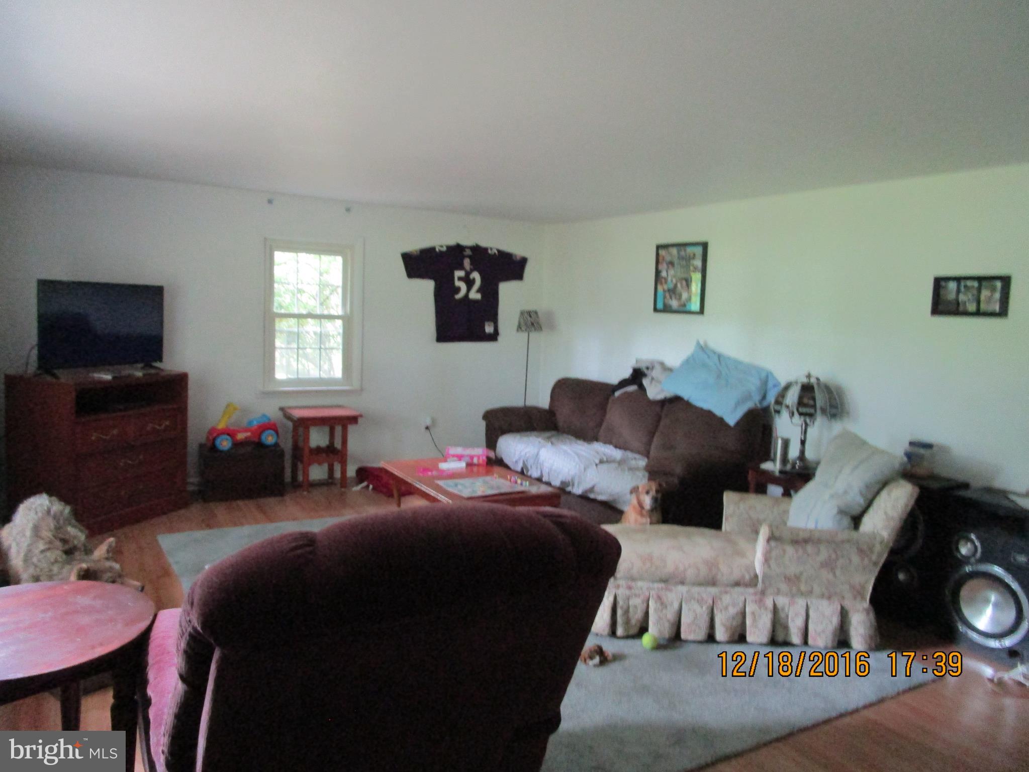 895 Warburton Road Elkton, MD 21921 - Photo 30 of 37 LIVING ROOM MAIN HOUSE