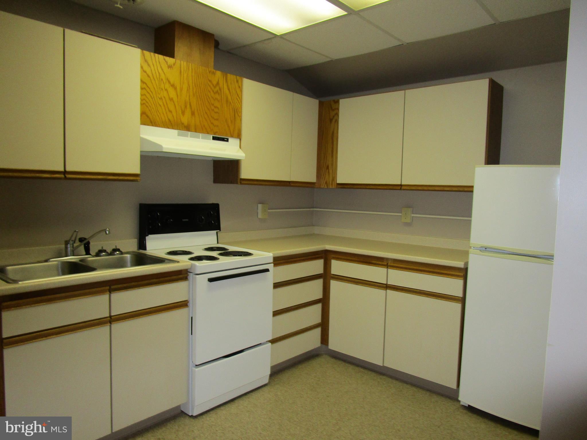 895 Warburton Road Elkton, MD 21921 - Photo 34 of 37 APARTMENT KITCHEN