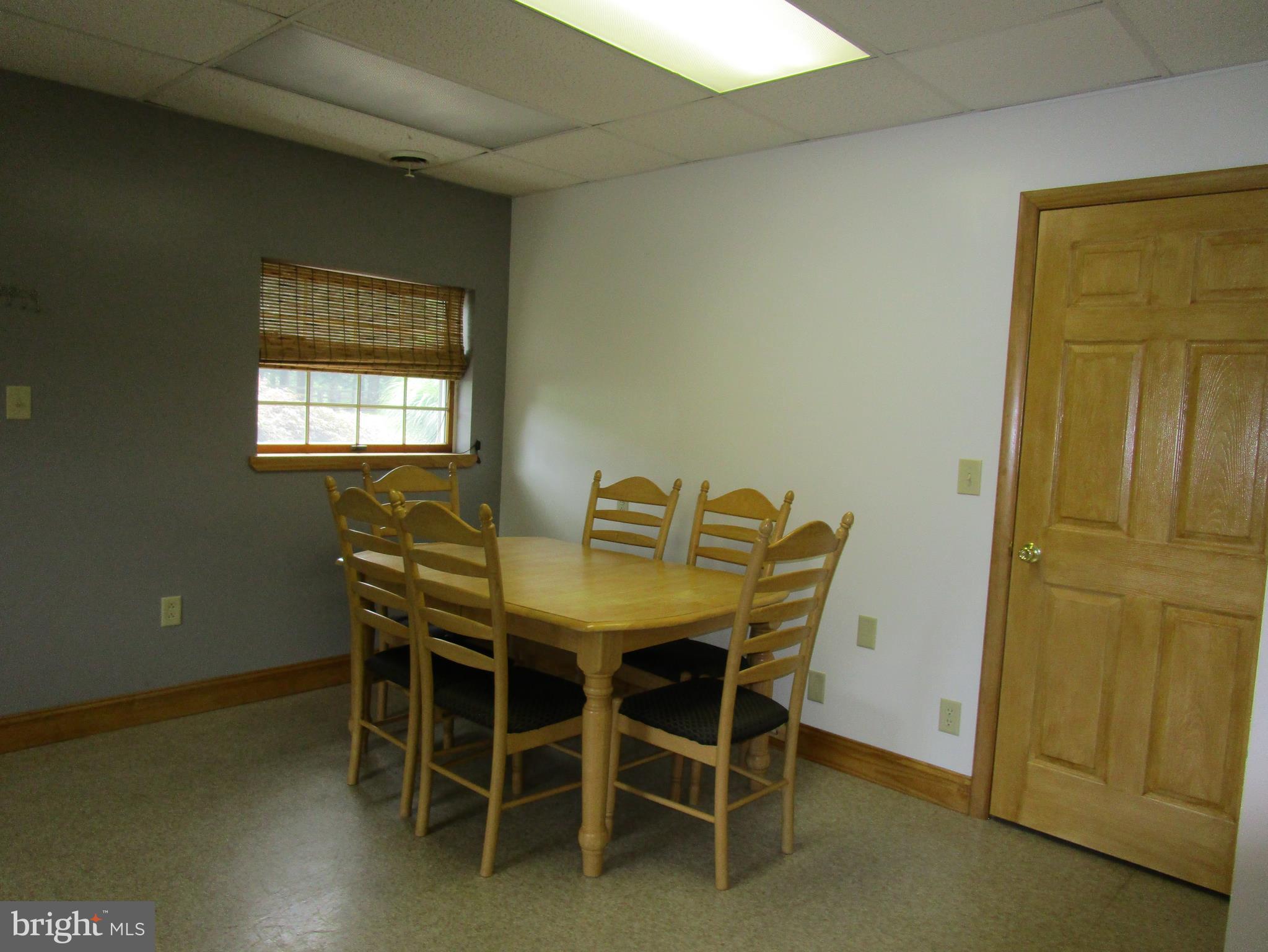 895 Warburton Road Elkton, MD 21921 - Photo 35 of 37 APARTMENT EATING AREA