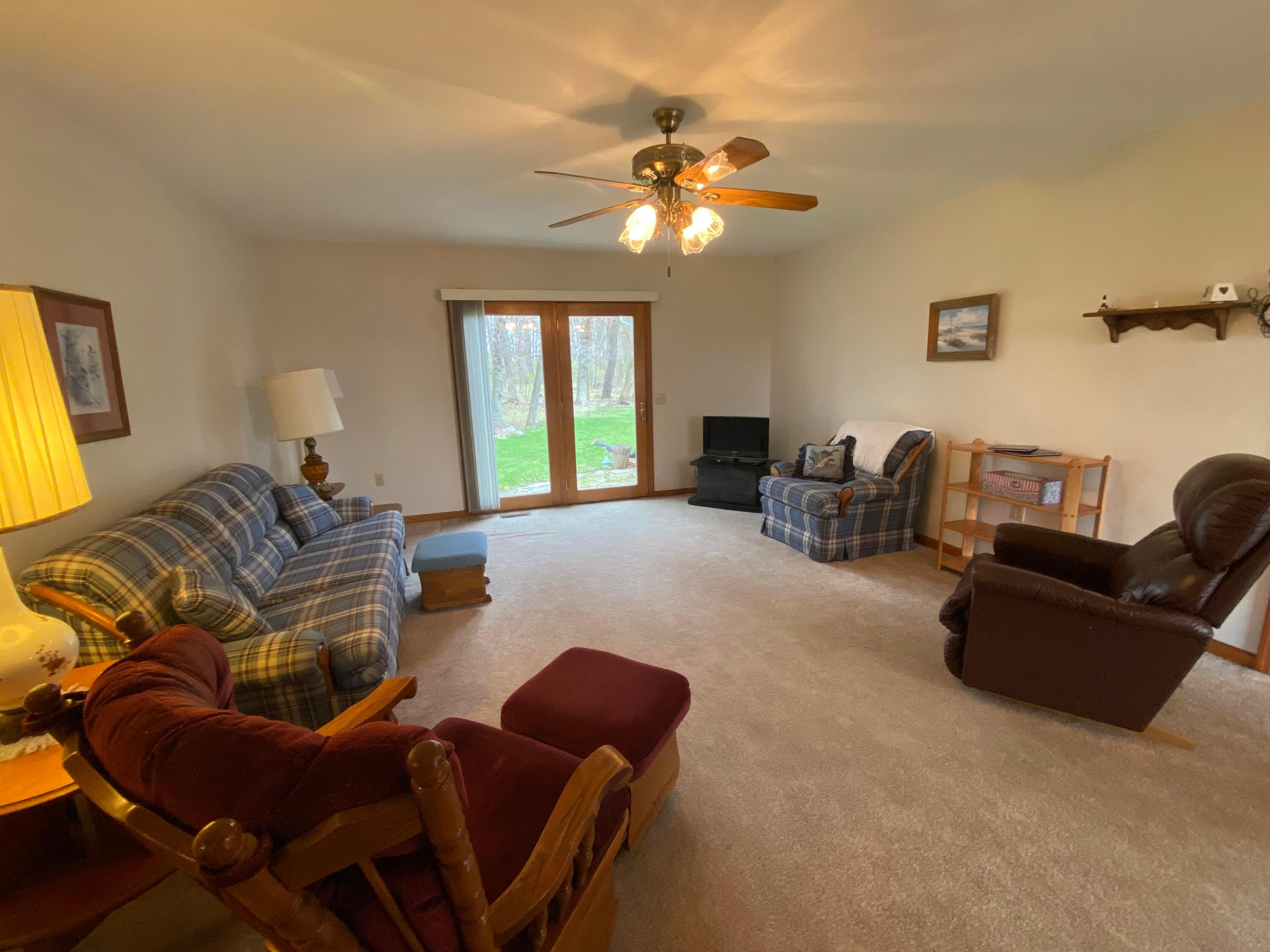 1675 Northridge Road Circleville, OH 43113 - Photo 45 of 49 Living Room