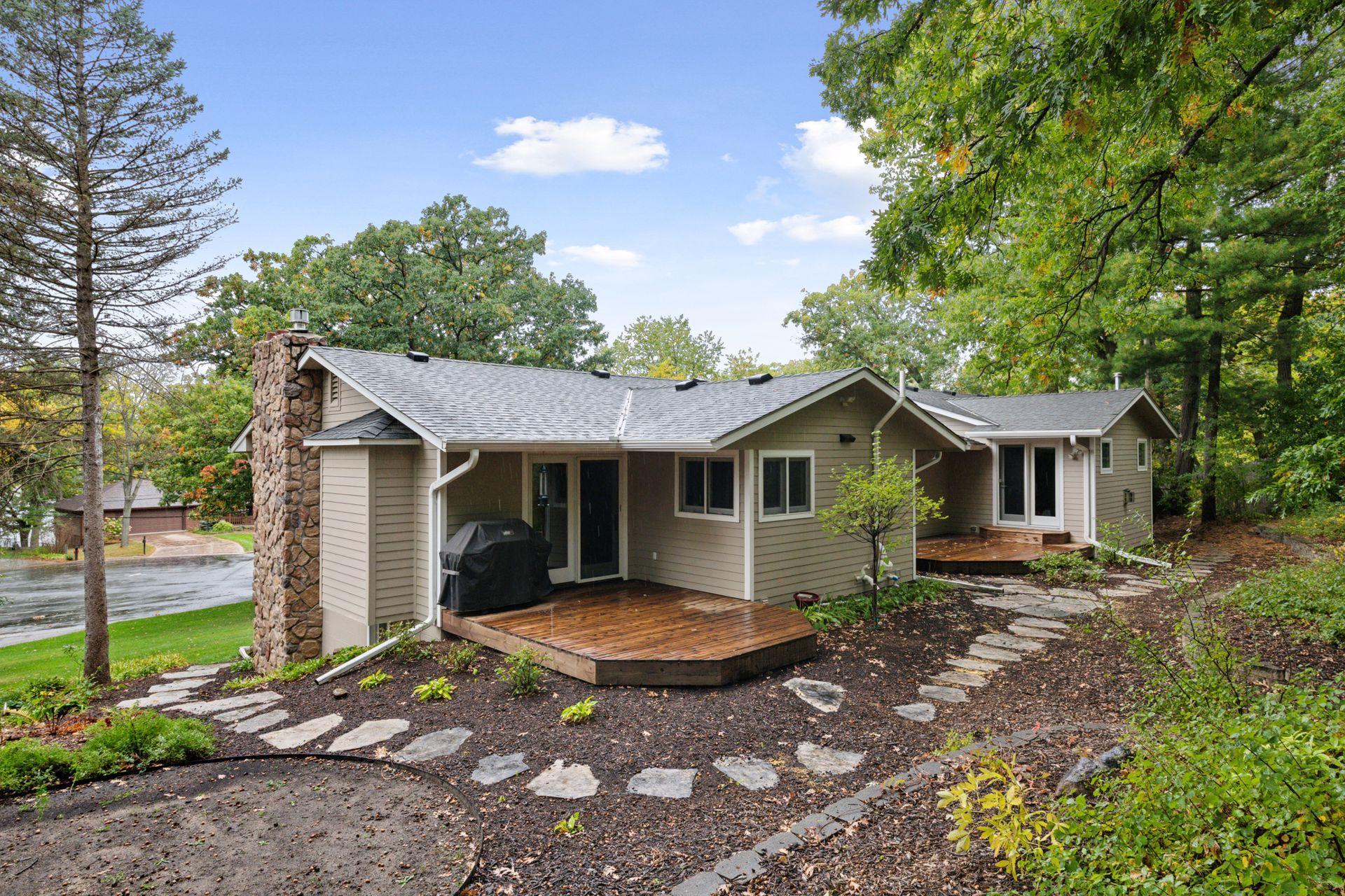 8235 Oakmere Road Bloomington, MN 55438 - Photo 2 of 47 Gallery Image 2
