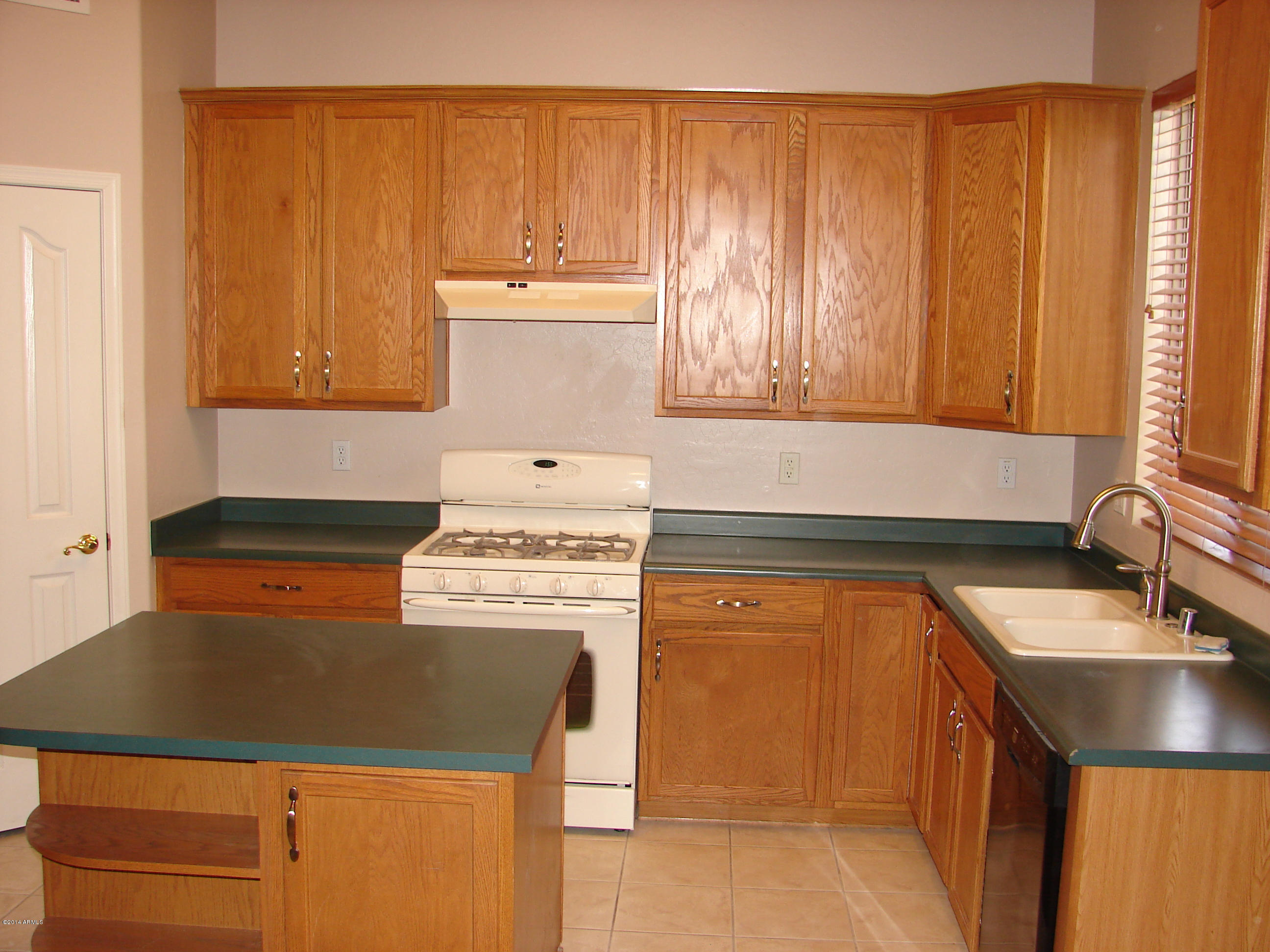 11222 West Monte Vista Road Avondale, AZ 85392 - Photo 8 of 38 DSC03709