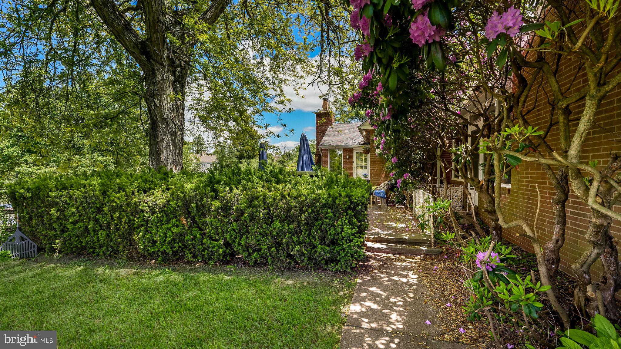 1591 Middletown Road Glen Mills, PA 19342 - Photo 30 of 55 a backyard of a house with lots of green space