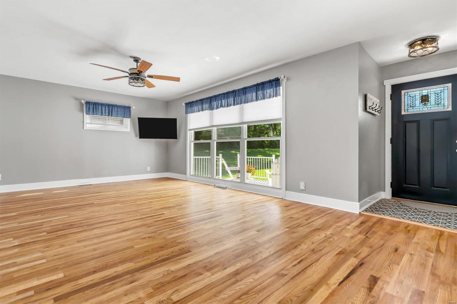 3223 Union Road St. Louis, MO 63125 - Photo 2 of 30