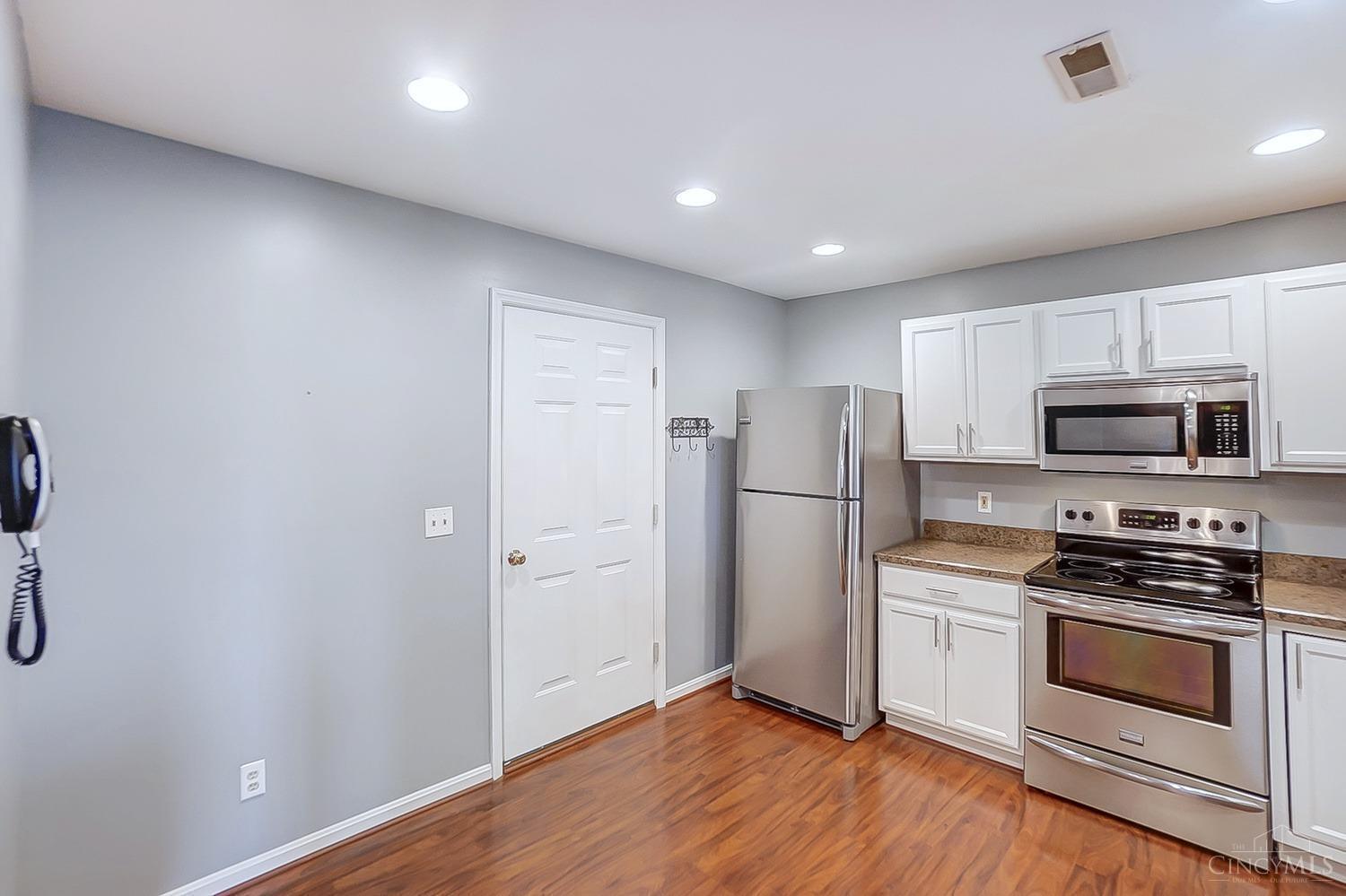 815 Neeb Road, Unit 5 Cincinnati, OH 45233 - Photo 11 of 29 Gallery Image 11